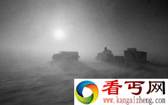 美国海军与不明飞行物南极交火 竟来自地底地心人?