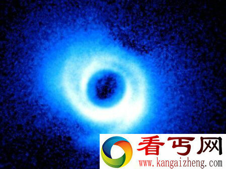 新“太阳系”的婴儿恒星拖出两条神秘的螺旋臂