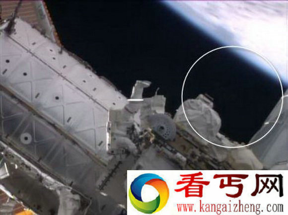 NASA视频圆盘状UFO惊现太空 疑似窥探人类行踪