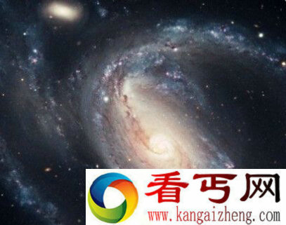 神秘X中心星系出现死亡拥抱 发出疯狂射线挣扎