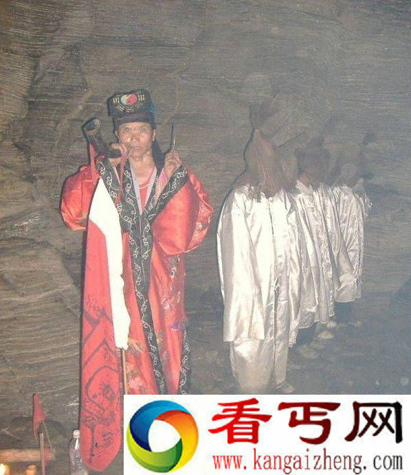 诡异恐怖！走进恐怖的湘西“赶尸”之谜