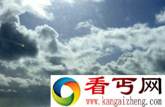 英国康沃尔郡芒茨海湾上空现神秘飞行物让人困惑不解