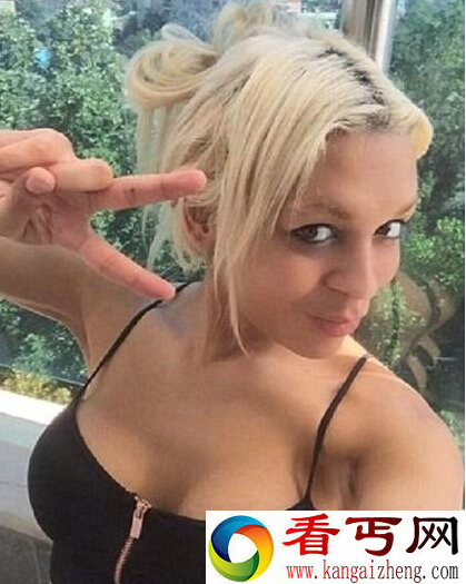 英变性女被囚男监 万人忧其遭性侵