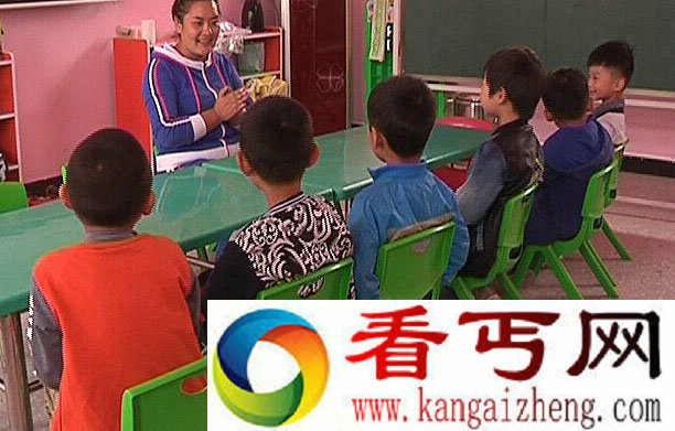 幼儿园男童集体摆造型拍裸照引热议