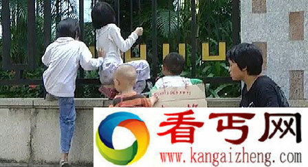 广州街头母亲欲卖儿救女  全因女儿精神病复发
