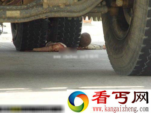 大货车碾压分尸儿童 请家长注意看护孩子