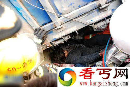 唐津高速30辆车相撞起大火 惨不忍睹 血流成河