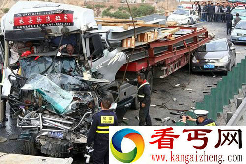 兰州惨祸:半挂车失灵致12车连撞致多人死亡