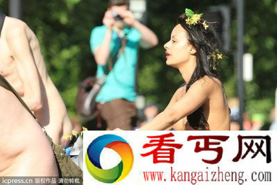 奇闻趣事 http://.lieqiba. 伦敦年度千人裸骑登场 吊儿郎当、叮叮咚咚场面壮观