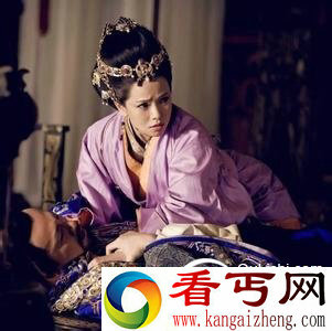 铜雀台是曹操为了锁二乔而建的么？