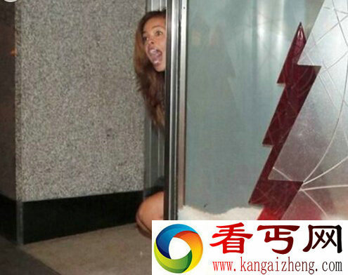 当众小便被抓拍不雅瞬间的明星们