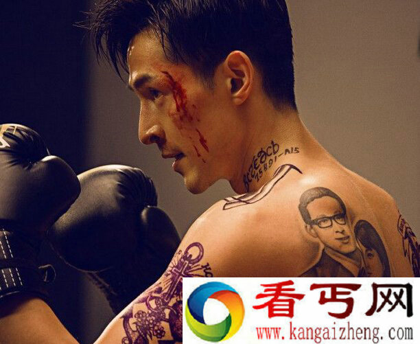胡歌新剧照抢眼 健硕胸肌首曝光