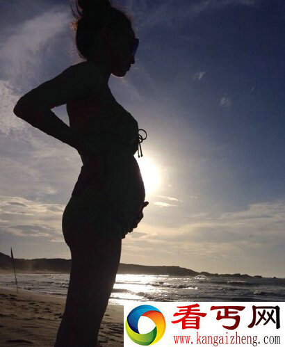 欧弟晒爱女脚丫照 透露爱妻产下小公举