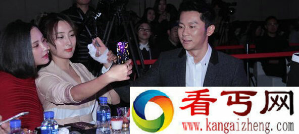 李晨活动现场手上惊现绷带 原是录制节目时不慎骨折