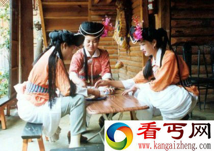 揭开神秘东方女儿国的怪异民俗