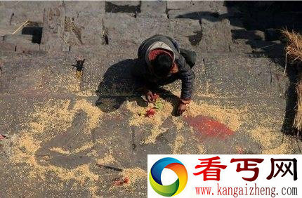 为何尼泊尔烧尸庙孩子原因
