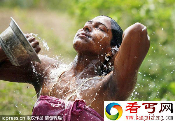 走近印度阉人节:男孩从小被阉割成为“海吉拉斯”