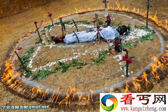实拍恐怖未见过的女子神秘驱魔仪式全过程