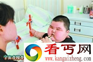 顺德3岁男童体重120斤远超95斤的妈妈重 智力比6岁小朋友高