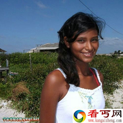 盘点世界各地惊奇女巨人14岁少女身高2.06米
