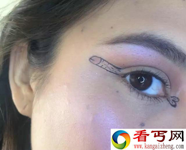 妹纸在眼睛上画JJ 没想到竟然火了