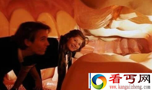 超震撼！世界首座人体大厦亮相