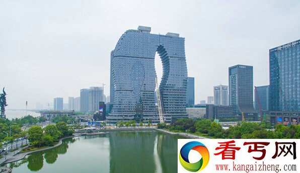 杭州惊现奇葩建筑 好似一条腿软的西裤
