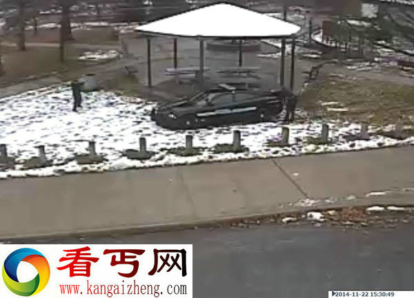 曝光美12岁男童玩假枪被警方当场击毙监控图像