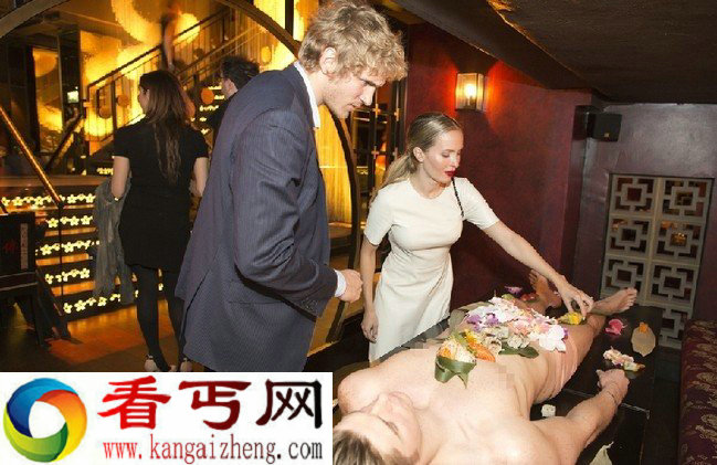 京都之夜上演"女体盛"寿司 吃法别有一番风味