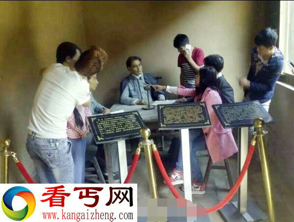 盘点女雕像惨遭袭胸事件 陕西革命旧址女雕像遭游客袭胸亲脸