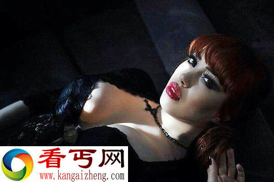 最奇葩炒鱿鱼理由因空姐爆乳装太性感