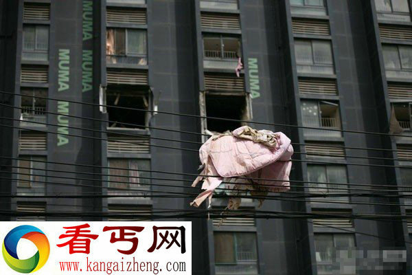 南京公寓爆炸男子被强大气流冲击坠落一楼死亡