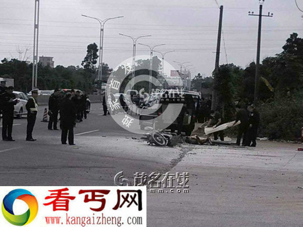 茂名两辆摩托车相撞爆炸2人当场死亡2人重伤