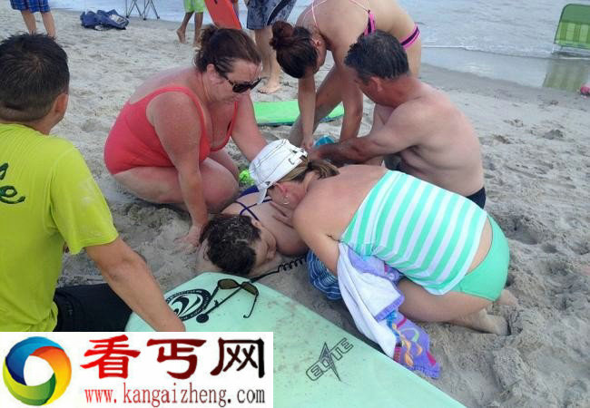 好惨烈!一对男女海滩游玩被鲨鱼咬掉手臂