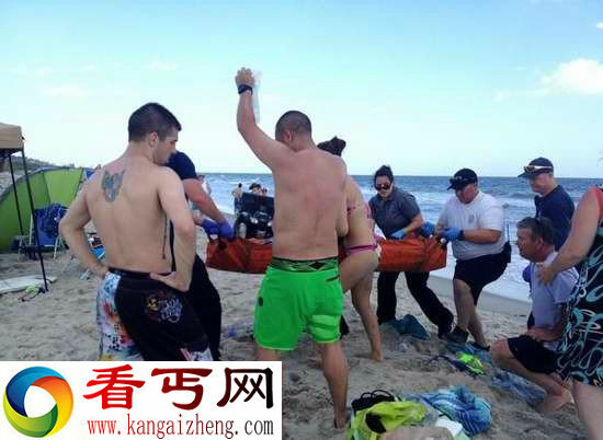 好惨烈!一对男女海滩游玩被鲨鱼咬掉手臂