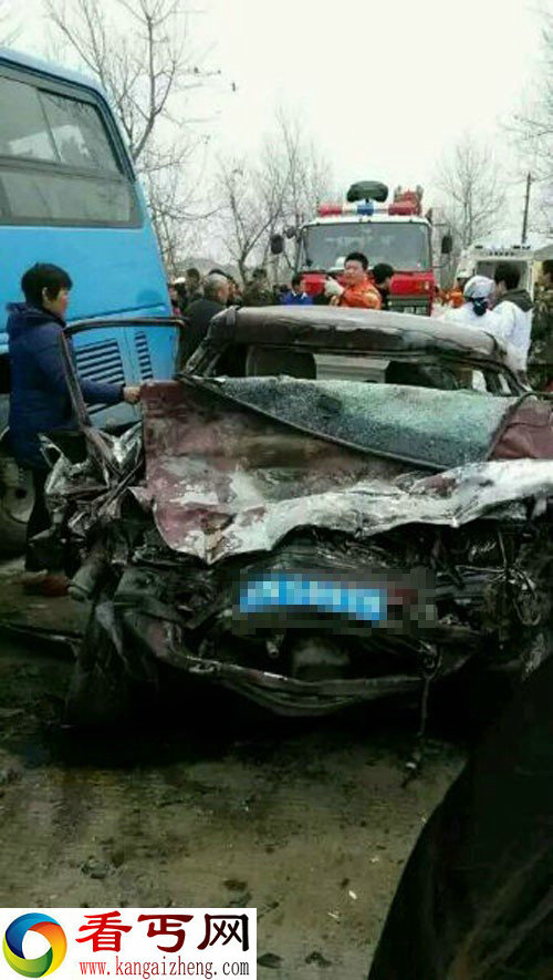 湖北省监利县车祸  小车撞上大客车当场死亡四个