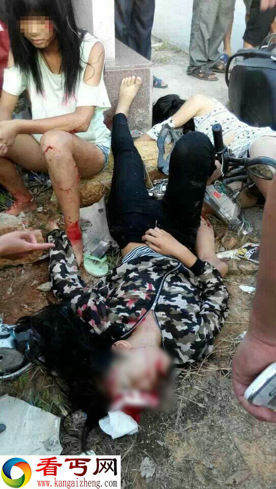 三女孩开摩托车发生车祸 致一人死亡两人受伤