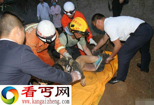 10岁男童进工地解手被埋身亡现场组图