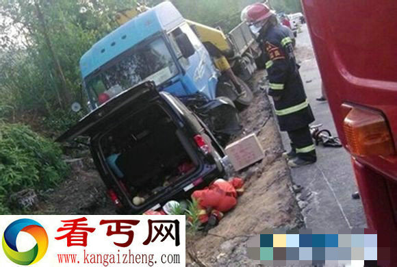 事发现场照片: 广东:一家8口遭遇车祸全部死亡