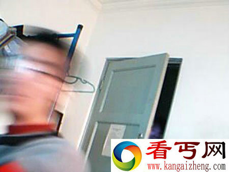 跳楼女孩回来了!门外的恐怖女鬼灵异照片