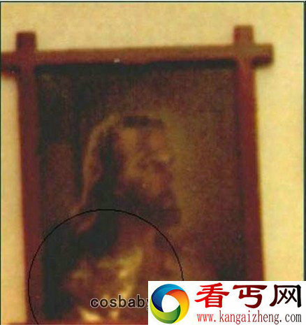 一张模糊但诡异的图片 看得懂吗？