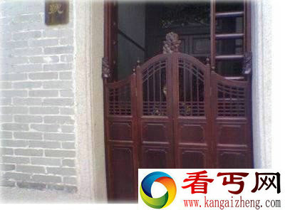 广州西关大屋内拍摄到诡异人影