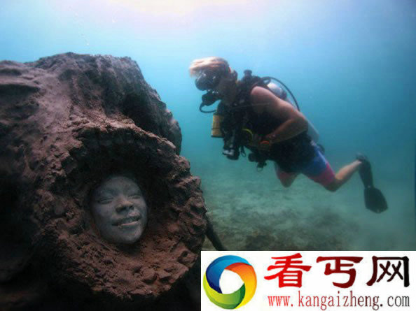 泰国龟岛海底惊现神秘人脸 吓懵了游客