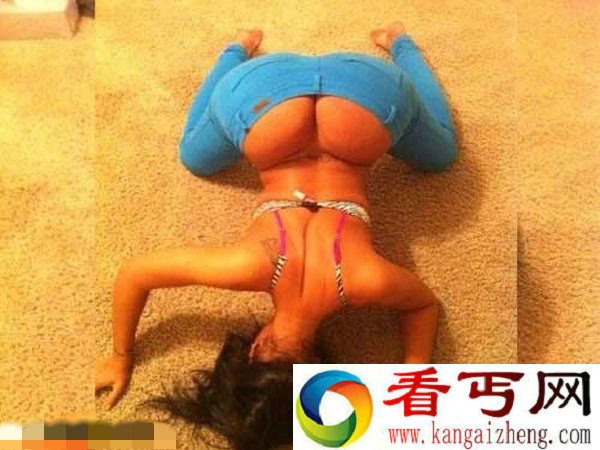 妹纸巨大臀部引轰动 摇摆肥臀用可作小桌子