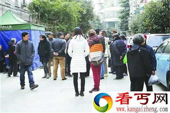 男子谋生残忍杀猫卖钱 家里遭爱猫人士围攻打砸