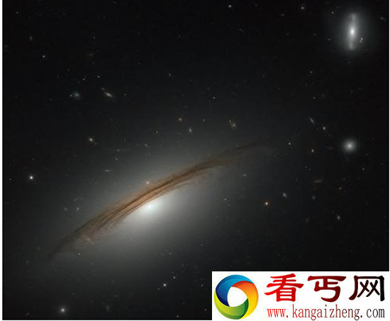 哈勃望远镜观测到宇宙“光碟” 宇宙最大结构之一