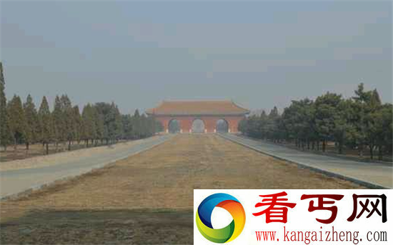 东陵大盗孙殿英 称慈禧含夜明珠似十八岁少女