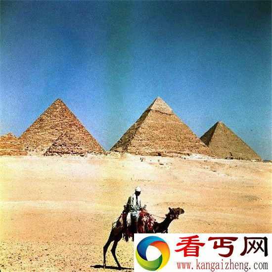 古埃及胡夫金字塔 或是3000年前外星人建造