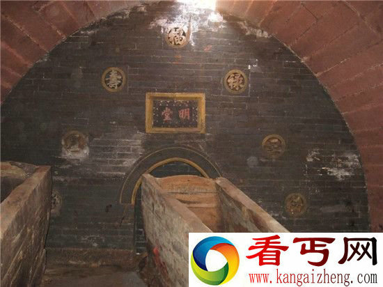 古代另类防盗手段 在墓碑上哭穷诉苦