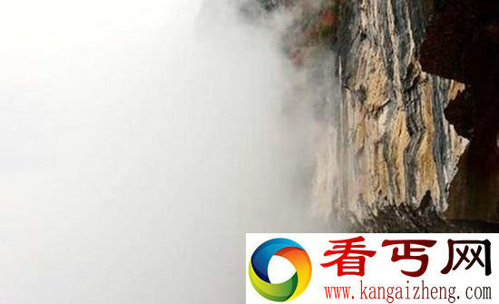 自发凿出悬崖天路贫穷小山村秒变世外桃源